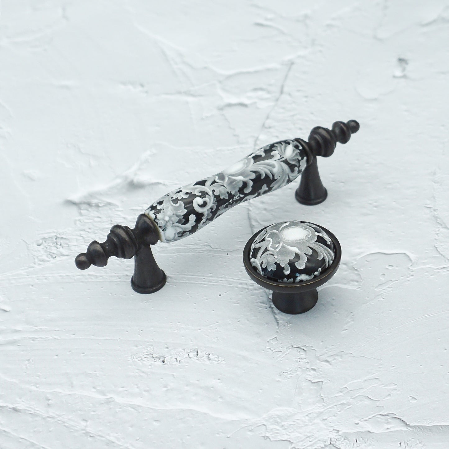 Black Flower Furniture Handle & Knob